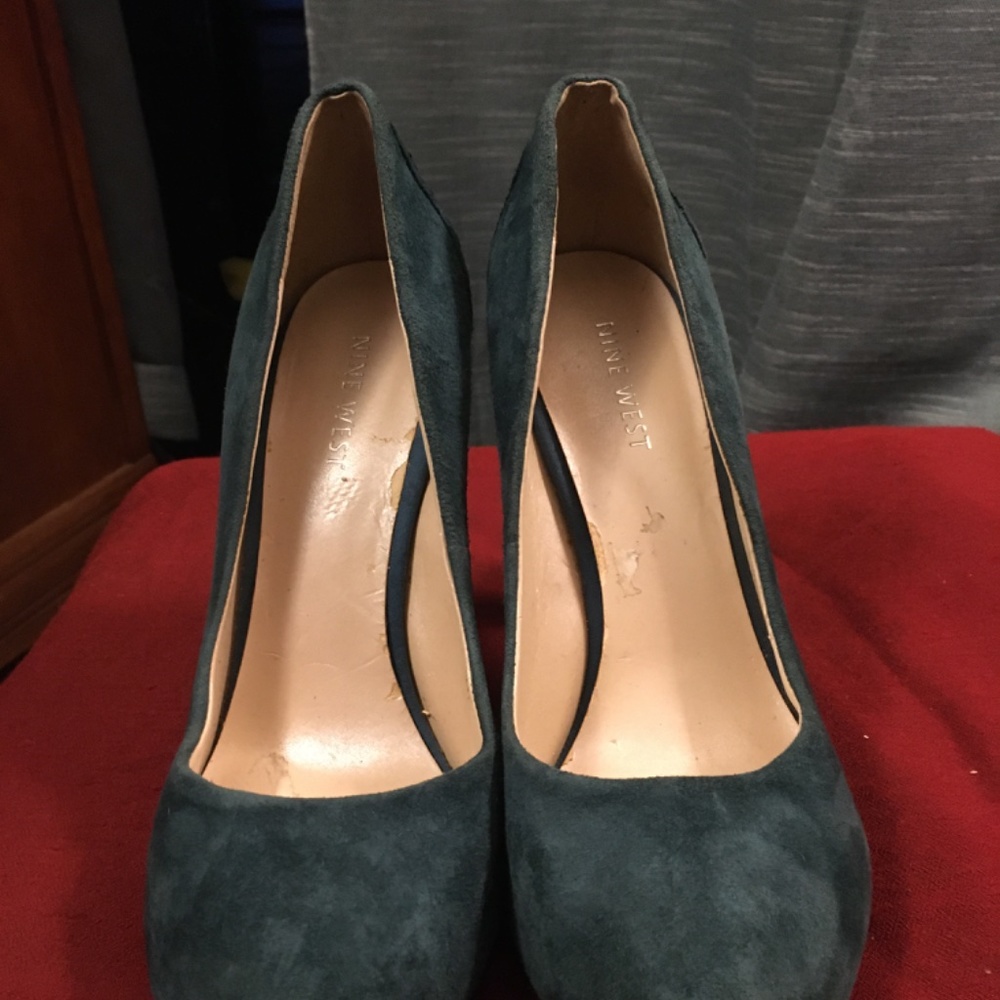 Nine West size 7 Heels - Picture 2 of 4